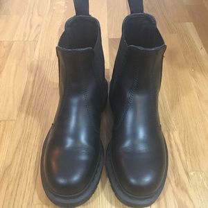 Dr. Martens 2916 Mono Smooth Leather Chelsea Boots